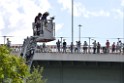 Koelner Seilbahn Gondel blieb haengen Koeln Linksrheinisch P151